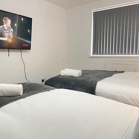 4 Bedroom 2 Bathroom Shared House - Near Bhx And Nec Birmingham Kültér fotó