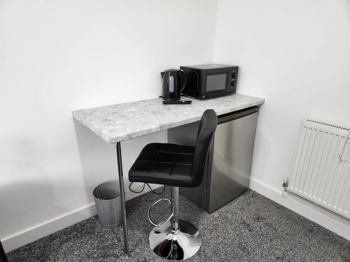 4 Bedroom 2 Bathroom Shared House - Near Bhx And Nec Birmingham Kültér fotó