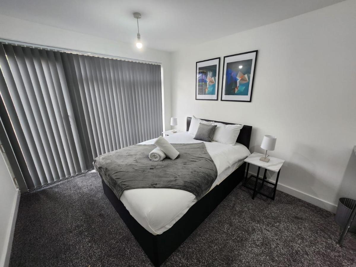 4 Bedroom 2 Bathroom Shared House - Near Bhx And Nec Birmingham Kültér fotó