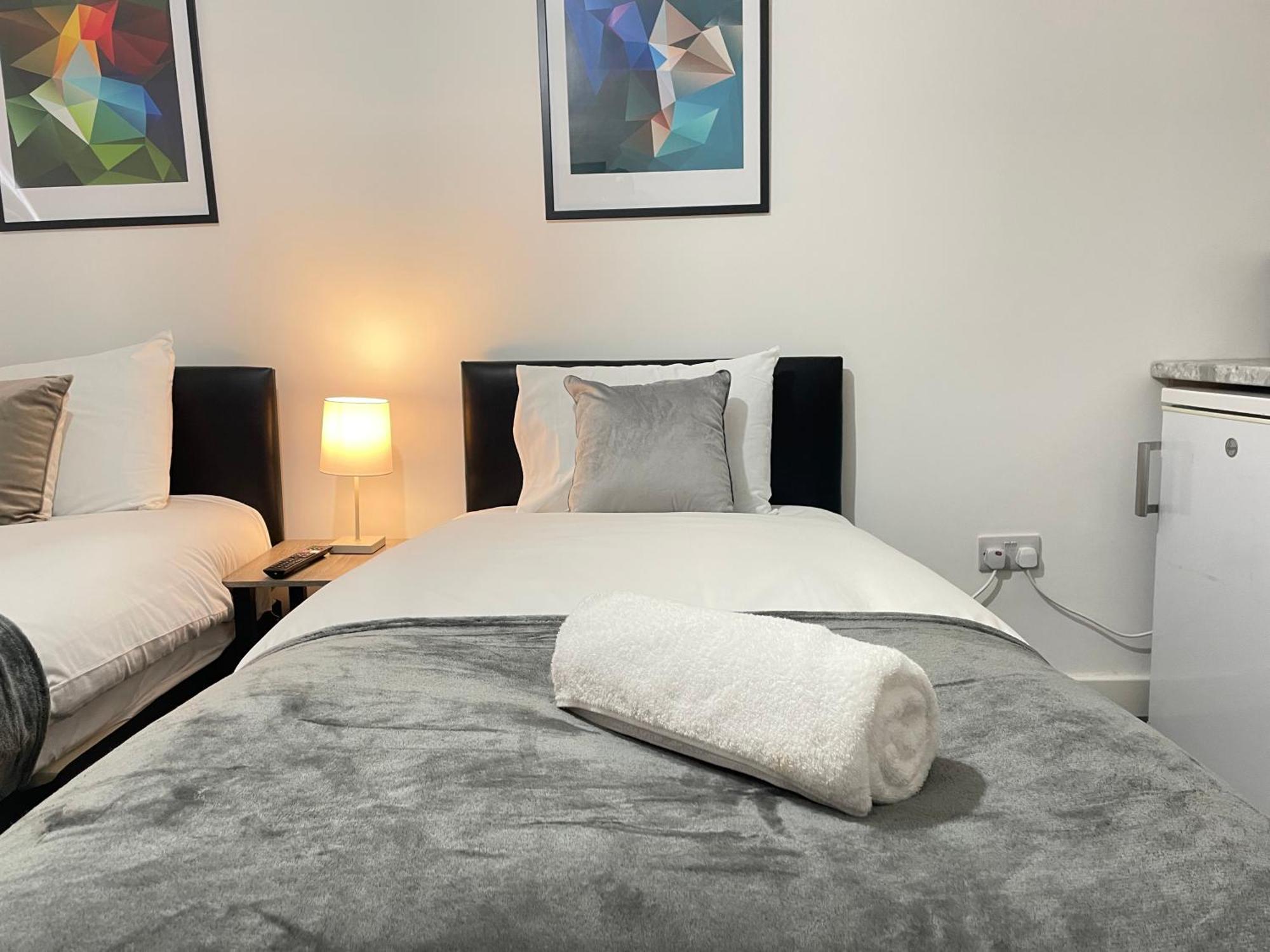 4 Bedroom 2 Bathroom Shared House - Near Bhx And Nec Birmingham Kültér fotó