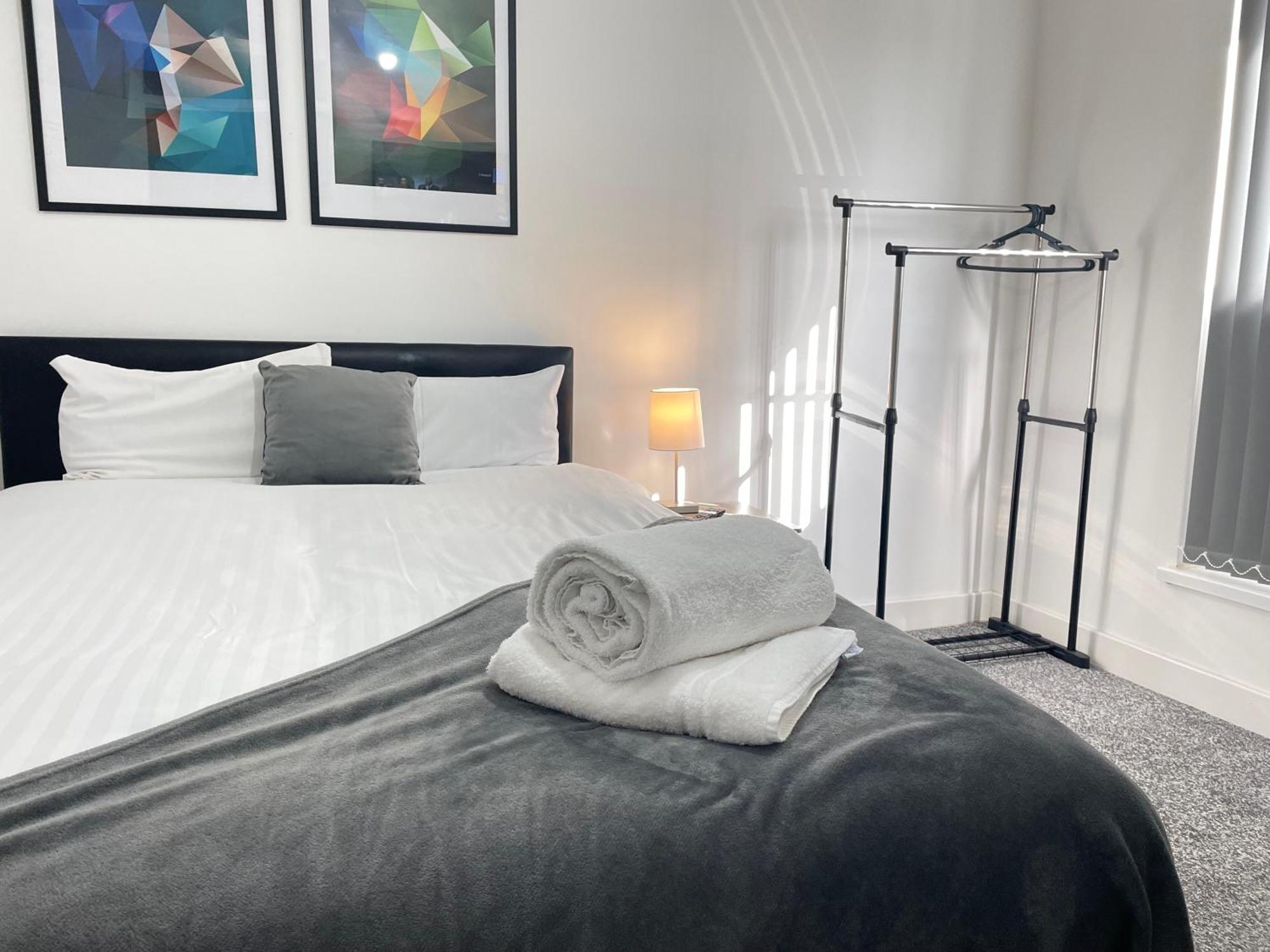 4 Bedroom 2 Bathroom Shared House - Near Bhx And Nec Birmingham Kültér fotó