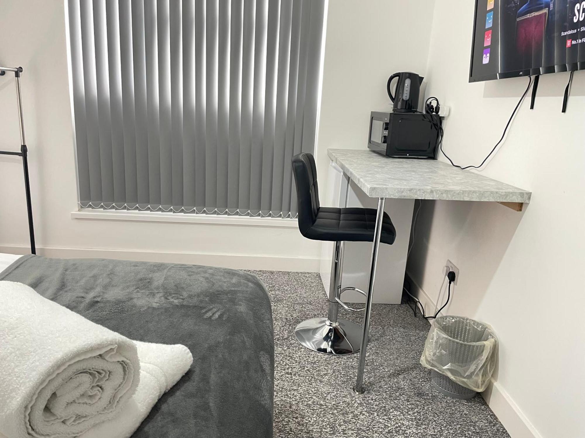 4 Bedroom 2 Bathroom Shared House - Near Bhx And Nec Birmingham Kültér fotó